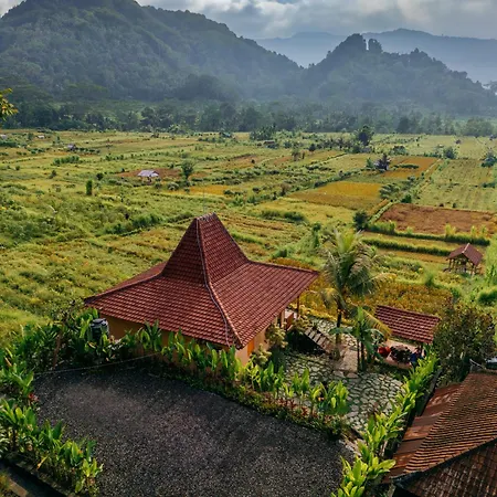 Ravelyn House Villa Silebeng Exterior photo